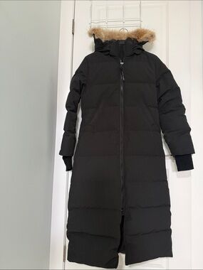 Mystique Parka Jacket-Canada Goose Black Long Down Parka with Fur-Trim Hood